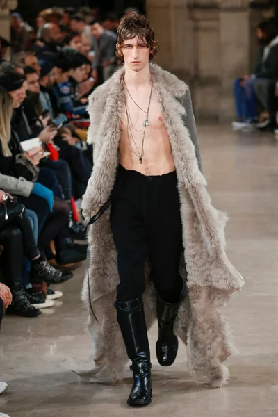 Look 20
